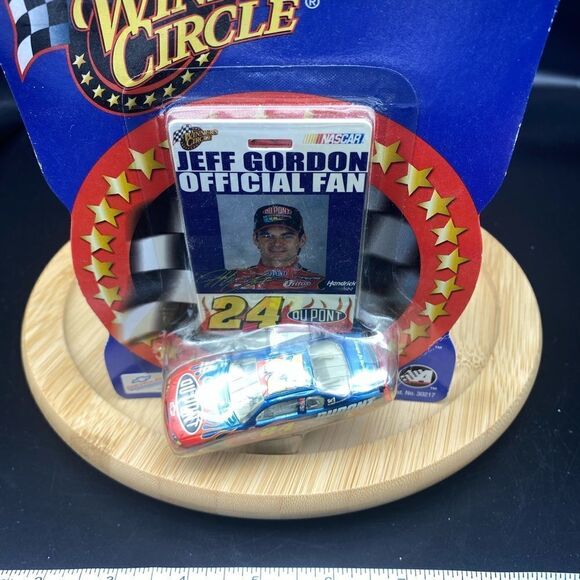 2002 Jeff Gordon pit pass badge and 1:64 scale NASCAR car - Picture 2 of 8